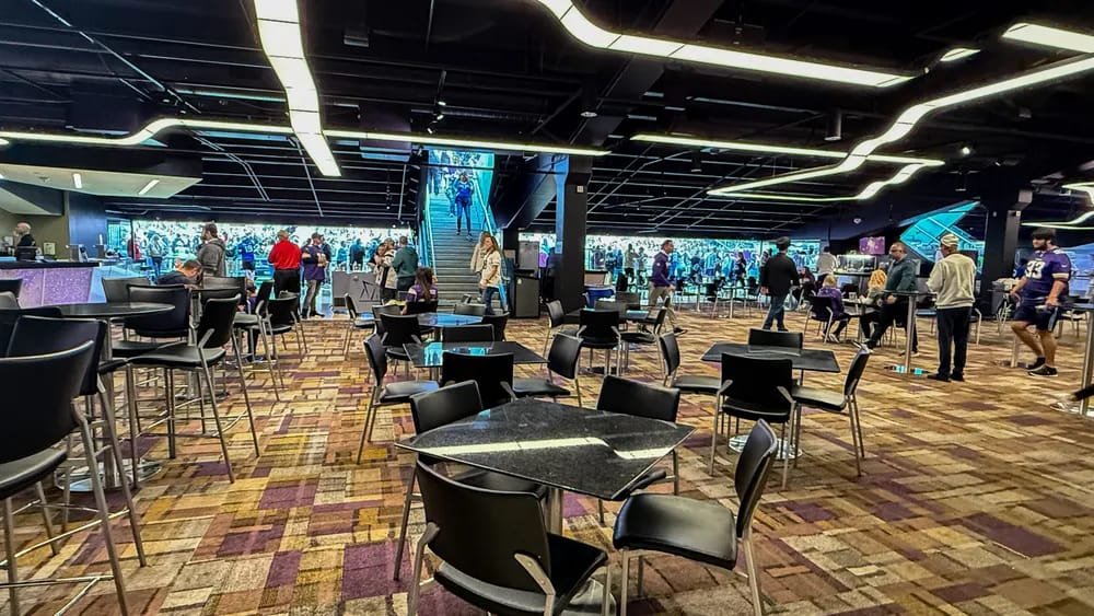 Delta 360 Club interior